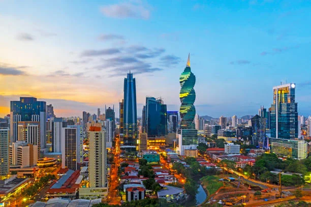 Ciudad de Panamá al atardecer